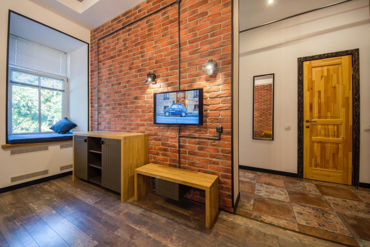 Loft Design Apartments On Desyatynnyi Ln, 7 Киев Екстериор снимка