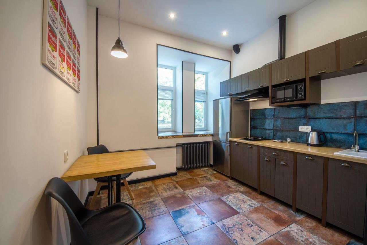 Loft Design Apartments On Desyatynnyi Ln, 7 Киев Екстериор снимка